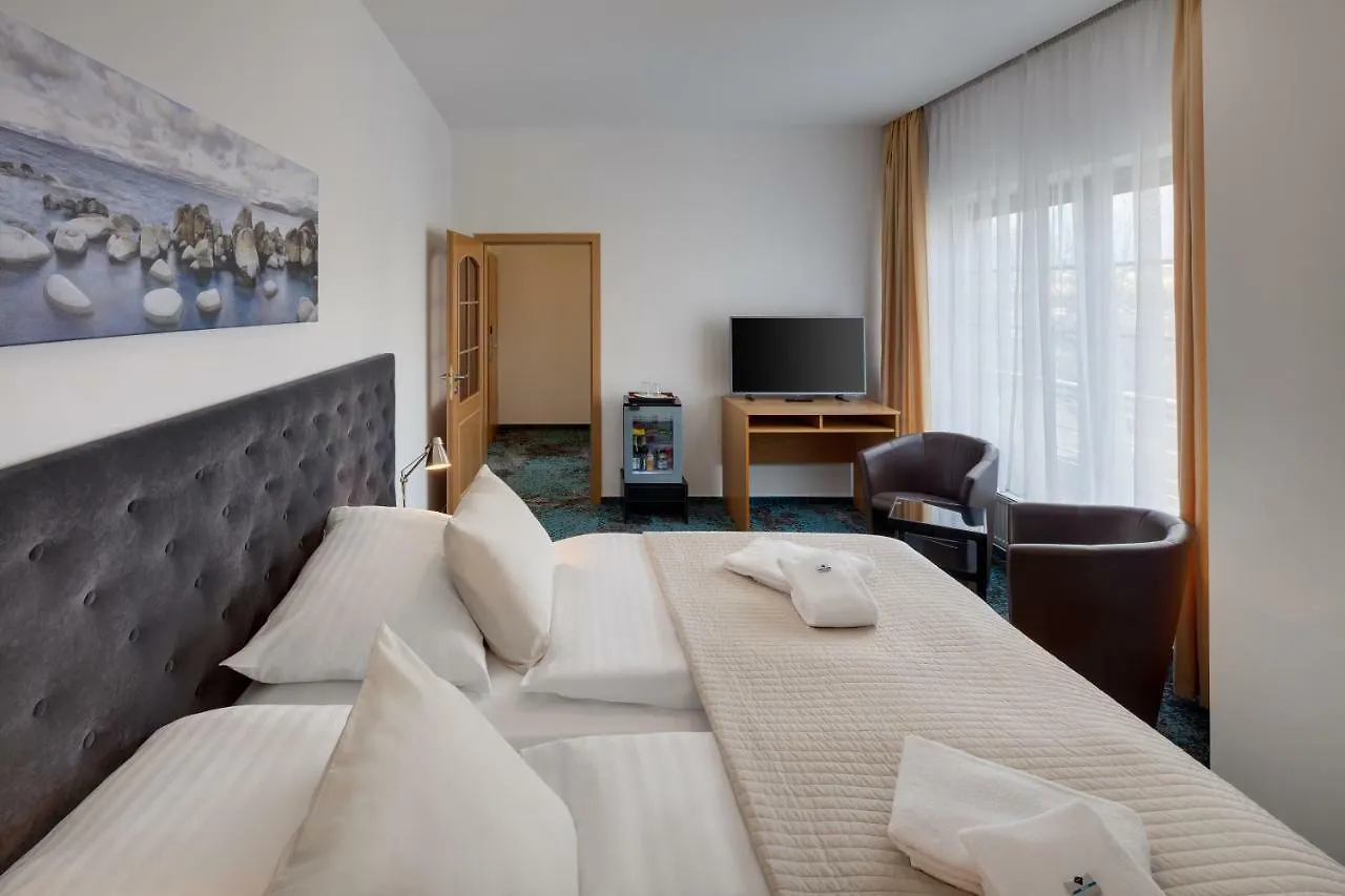 Hotel Oya Prague 3*,  Czech Republic