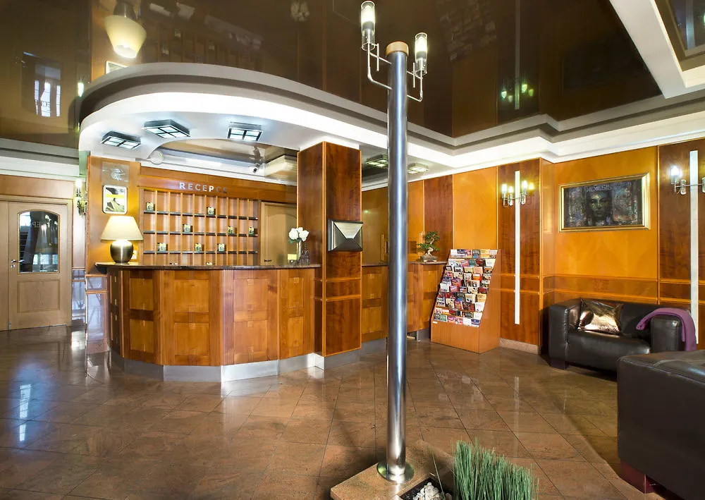 Hotel Oya براغ جمهورية التشيك